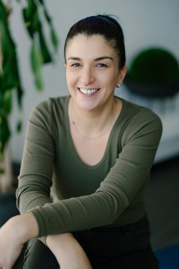 Julie Millette, T.E.S.